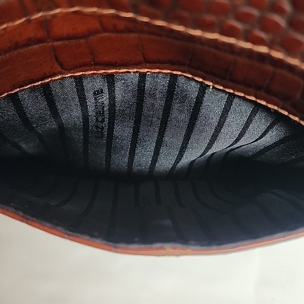Elegant Brown Leather A Liz Claibourne Co Vintage Embossed Leather Crossbody Bag - Picture 9 of 13
